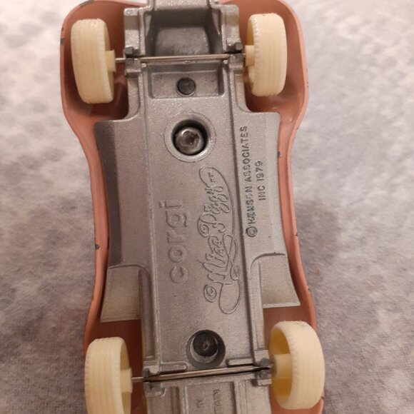 Muppet Show Miss Piggy 1979 Collectable Corgi Die Cast Car Rolling Wheels - Picture 14 of 16